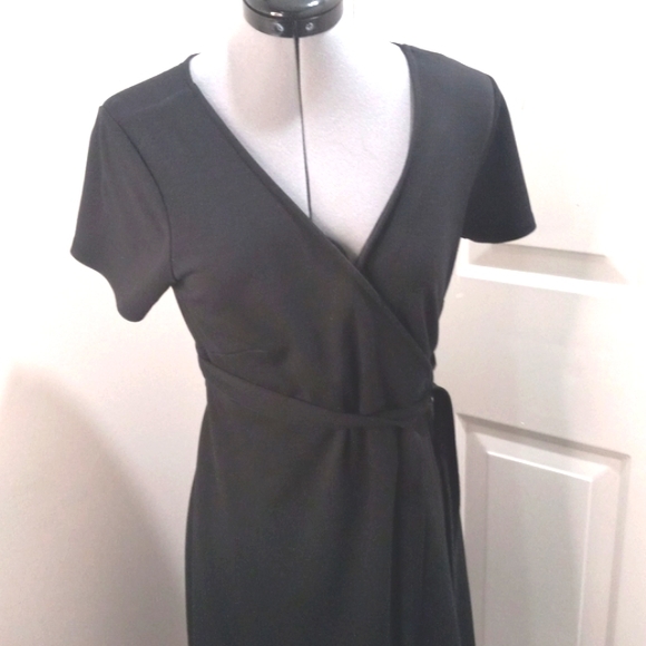 GapMaternity Black True Wrap Dress Size Med - Picture 1 of 6
